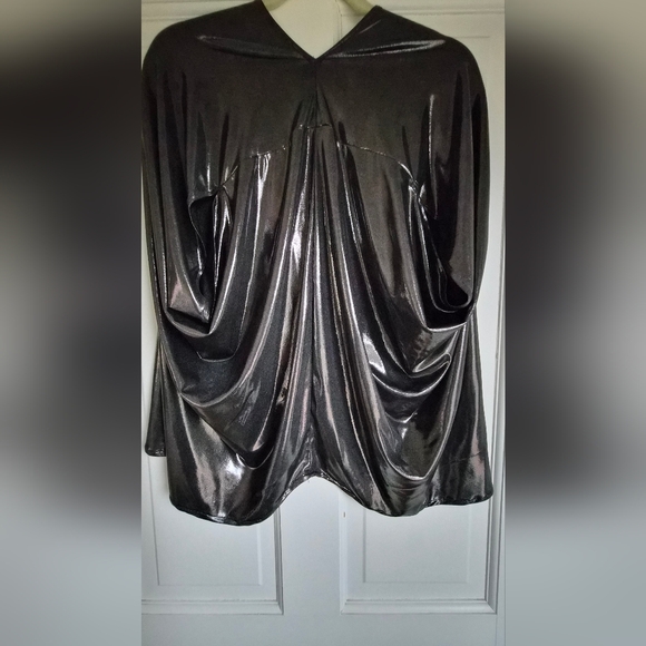 Meg Liquid Gold Metallic V-Neck Blouse - Picture 3 of 3